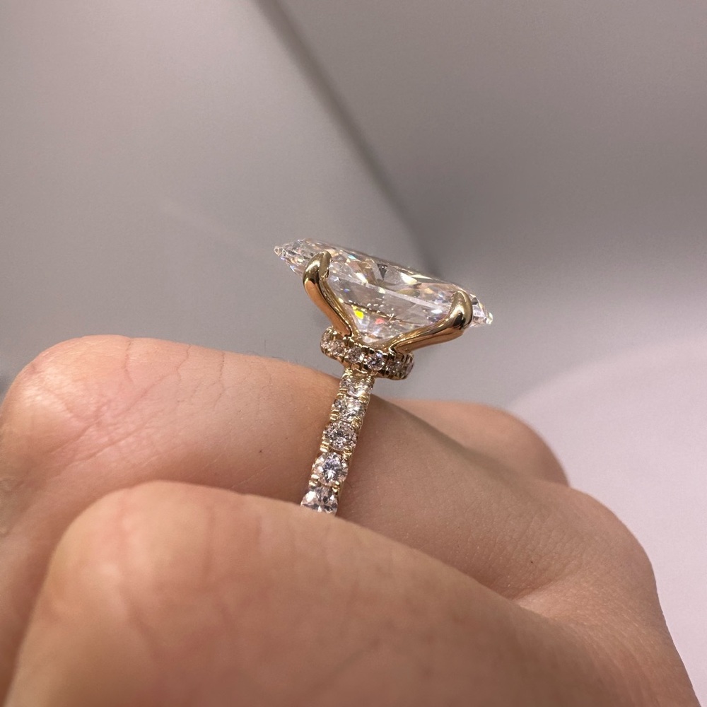 5.20 carat g vs1 oval diamond engagement ring pavé band yellow gold - Picture 8 of 10